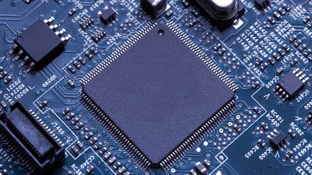 Majorana 1 chip by Microsoft uses topological qubits for stability and scalability in quantum computing